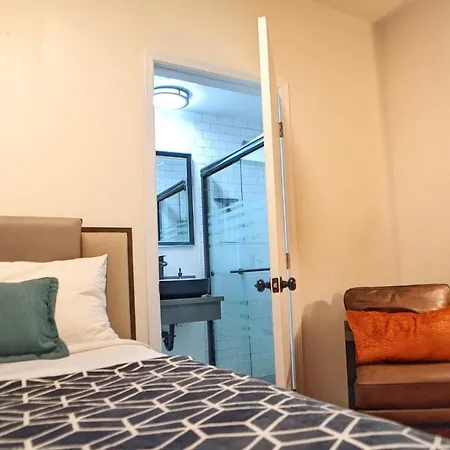 Anchor Pointe Inn